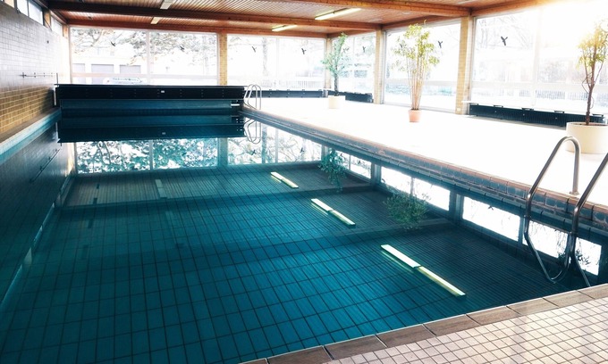 Augsburg-Goggingen Apartamento | Apartment with swimming pool