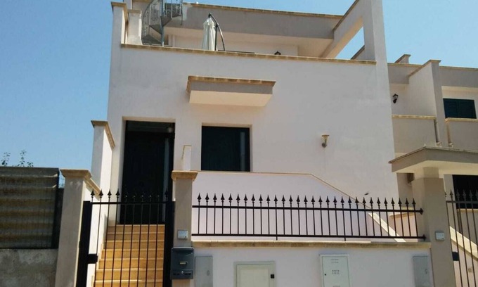 Tuglie Apartamento | APARTMENT WITH TERRACE 10KM FROM GALLIPOLI