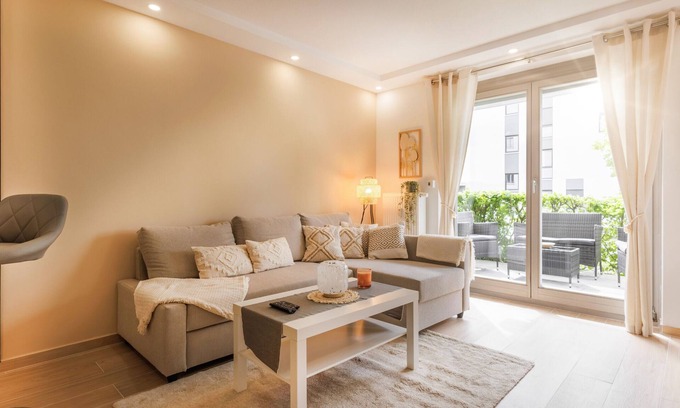 Schoenefeld Apartamento | Apartamento 'Wohnung Mit Terrasse Nähe Airport' con terraza privada y Wi-Fi