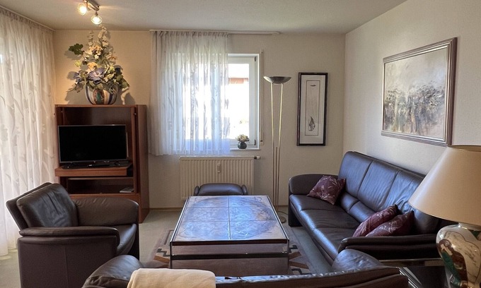 Langenargen Apartamento | Apartamento 'Wohnung Sonnenblume' con balcón y Wi-Fi