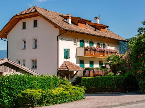 Andriano Apartamento | Apartment Wolfsthurn by Interhome