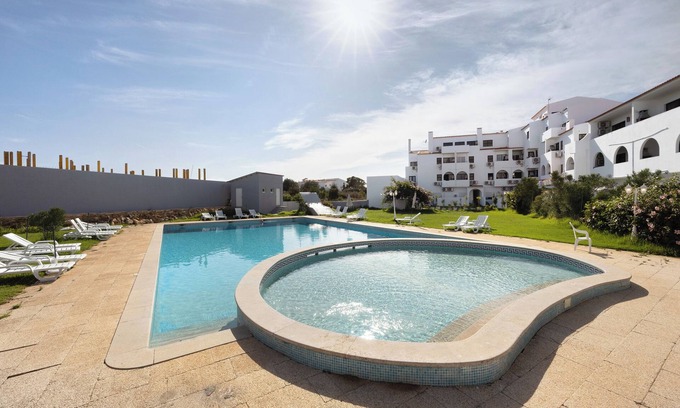 Sagres Apartamento | Apartamento "Yasmim House" con piscina compartida y Wi-Fi