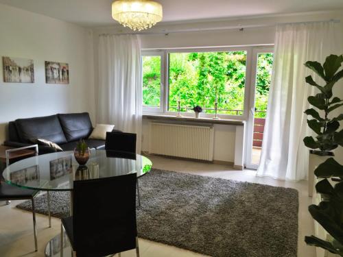 Baden-Baden Apartamento | Apartment - zentrumsnah, eigener Parkplatz und großer Balkon ins Grüne