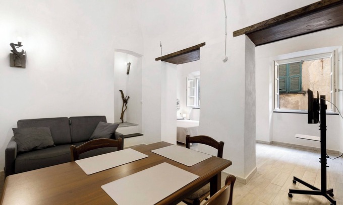 Zuccarello Apartamento | Apartamento 'Zia Lina 1' con vistas a la montaña, Wi-Fi y aire acondicionado