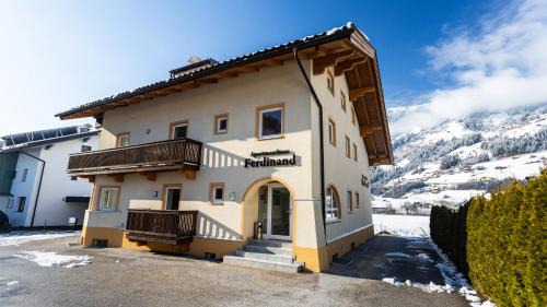 Zell am Ziller Apartamento | Apartmenthaus Ferdinand
