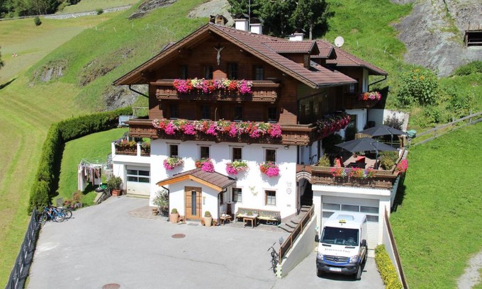 Pragraten Apartamento | Apartmenthaus Innerkratzerhof