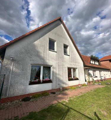 Lalendorf Apartamento | Apartmenthaus Iris&Jasmin
