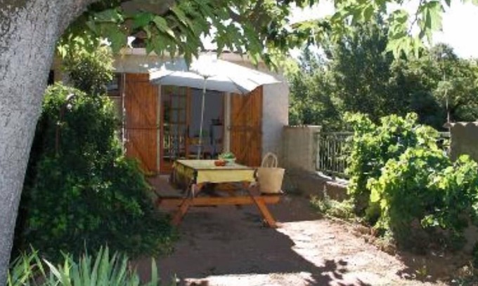 Lieuran-Cabrieres Casa | pisos / apartamentos - 2 cuartos - 2/3 Personas