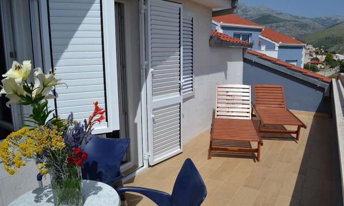 Zrnovnica Apartamento | Apartments A & A