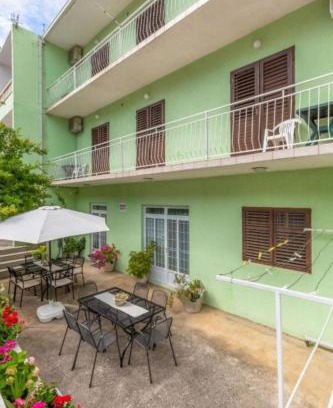 Istok Apartamento | Apartments and Room Tattoo