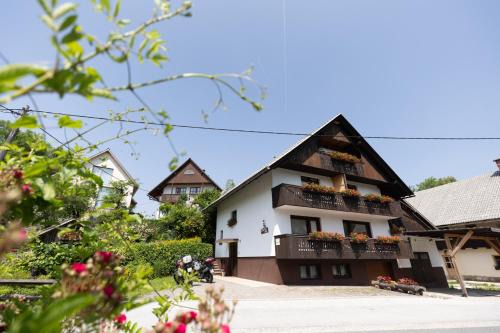 Studor Casa | Apartments and rooms Pri Urhu