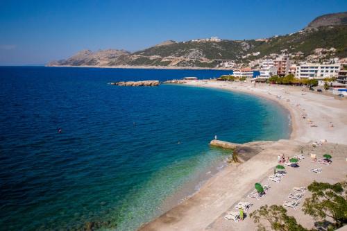 Dobra Voda Apartamento | Apartments AriaSana-5m from the beach