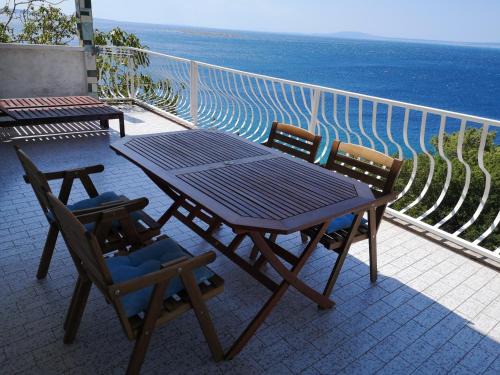 Stara Baska Apartamento | Apartments Bassi