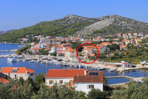 Seget Vranjica Apartamento | Apartments by the sea Seget Vranjica, Trogir - 17989