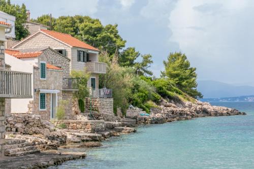 Cove Donja Krusica (Donje selo) Apartamento | Apartments by the sea Cove Donja Kruscica - Donja Krusica, Solta - 11146