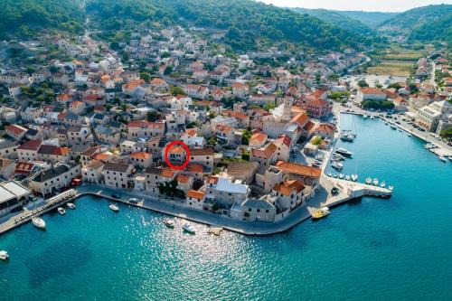 Pucisca Apartamento | Apartments by the sea Pucisca, Brac - 15381
