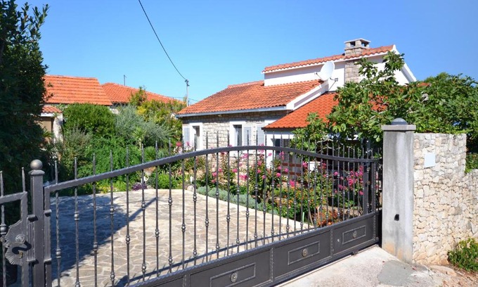 Splitska Apartamento | Apartments by the sea Splitska, Brac - 11300
