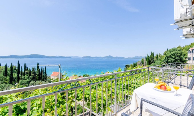 Krucica Apartamento | Apartamentos Cypress Sea Cove - Estudio Premium con balcón y vistas al mar (A2)