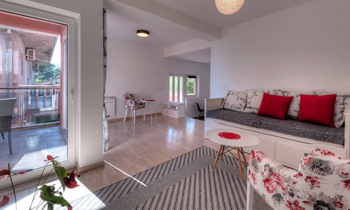 Tomicici Apartamento | Apartments Delfin