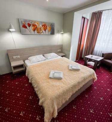 Ivano-Frankovsk Apartamento | Apartments Deluxe