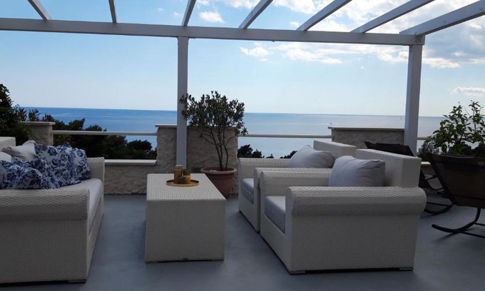 Ivan Dolac Casa | Apartments Dobrila