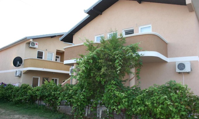 Bregvija Casa | Apartments EMERALD