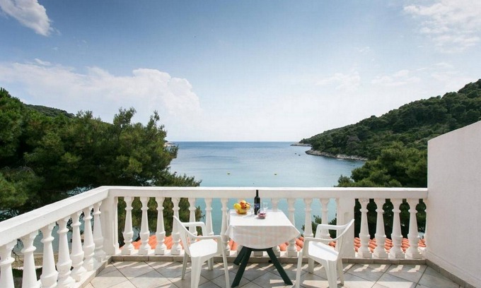 Saplunara Apartamento | Apartments Franka Saplunara-One-Bedroom Apartment with Terrace and Sea View No1