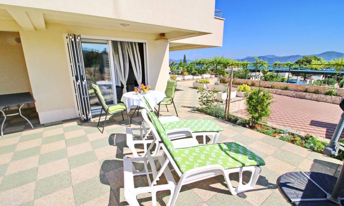 Drace Apartamento | Apartments Gusti - One Bedroom Apartment with Terrace and Sea View