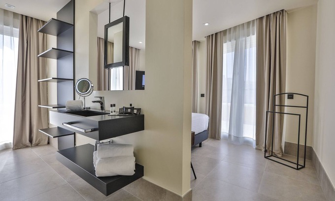 Almeria Centro Apartamento | Apartamentos HO Puerta de Purchena. Atico Suite 10