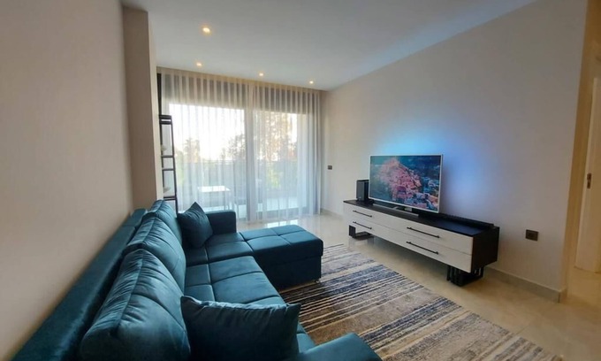 Seki Apartamento | Apartments in Alania on the first line, sea and mountain view