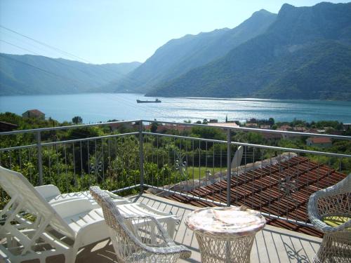 Risan Apartamento | Apartments in Rustic House