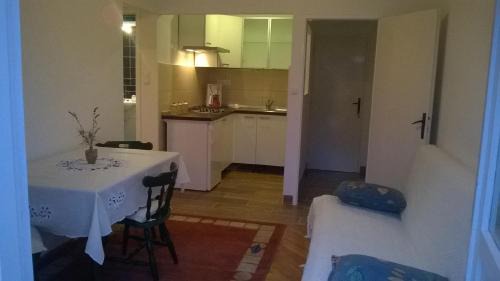 Loviste Apartamento | Apartments Indira
