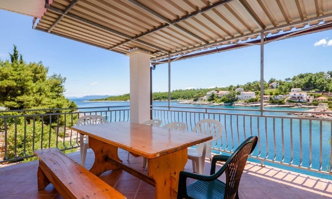 Cove Basina (Jelsa) Apartamento | Apartamentos Ivo (38671-A5) - Basina