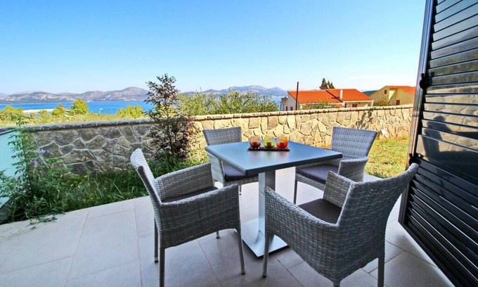 Drace Apartamento | Apartments Kula - Apartamento de un dormitorio con terraza y vistas al mar C1