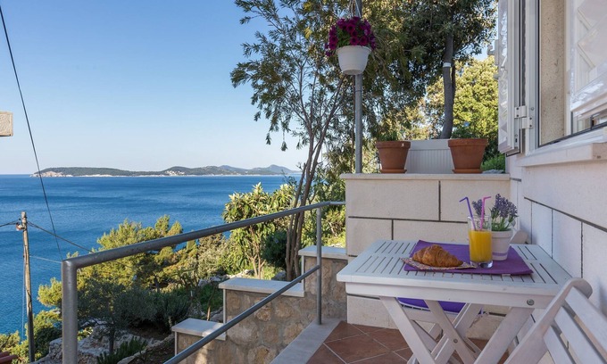 Lozica Apartamento | Apartments Lovro - Duplex One Bedroom Apartment with Terrace and Partial Sea View (1)