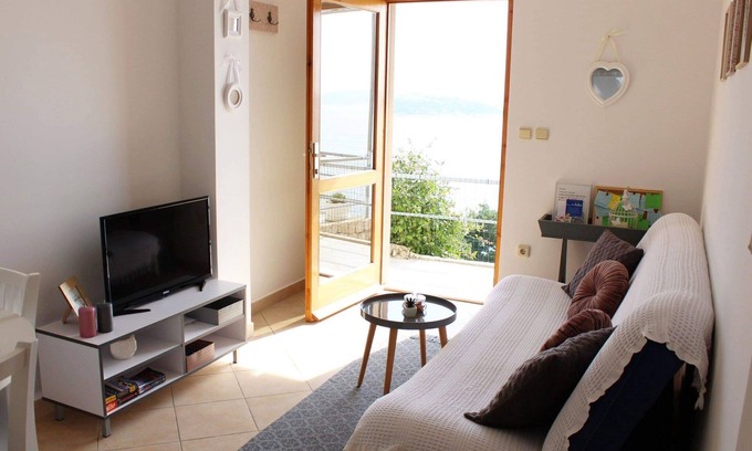 Lozica Apartamento | Apartments Lovro - One Bedroom Apartment with Terrace and Sea View (2)