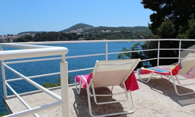Lozica Apartamento | Apartments Lozica - Comfort Studio Apartment with Terrace and Sea View