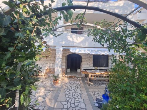 Brodarica Apartamento | Apartments Lucija-Klara