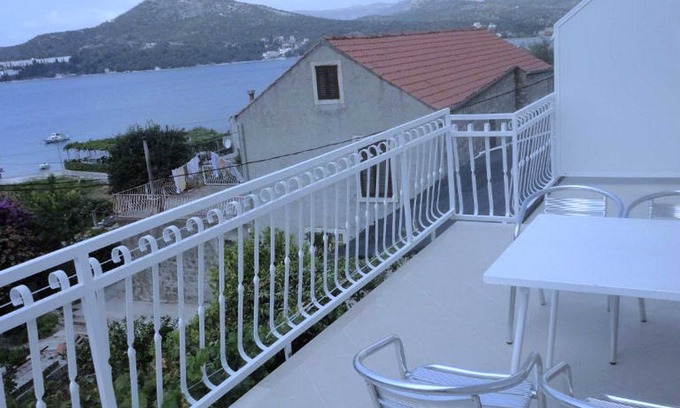 Slano Apartamento | Apartments Marija Slano- Two-Bedroom Apartment with Balcony and Sea View - 2 (B)
