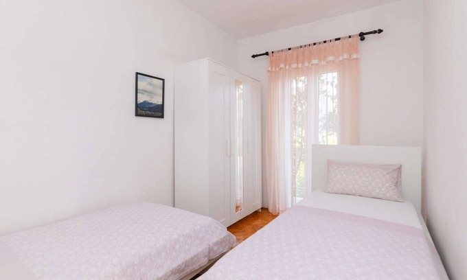 Supetar Apartamento | Apartments Martić - Four Bedroom Apartment with Terrace and Sea View - (ST)
