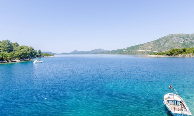Krucica Apartamento | Apartments Melany - Studio Apartment with Shared Terrace and Sea View