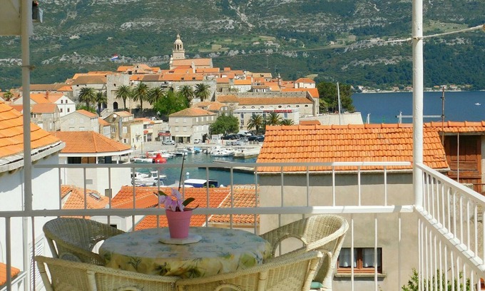 Cove Tri Zala (Zrnovo) Apartamento | Apartments Neno