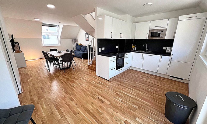 Funfhaus Apartamento | Apartments next to Public Transport GG13