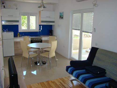 Pirovac Apartamento | Apartments Pinus