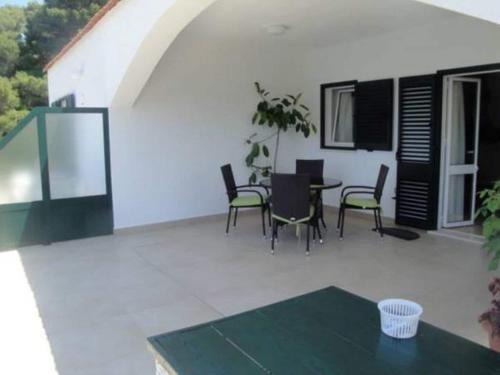 Saplunara Apartamento | Apartments Posta - Comfort Studio with Balcony and Sea View - Apartman 1