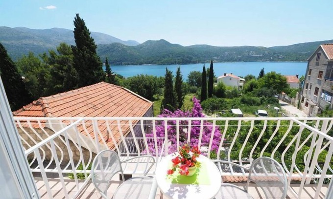 Slano Apartamento | Apartments & Room Eva Slano - Double Room with Balcony and Sea View (Kamara)