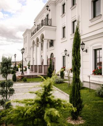 Cacak Hotel | Apartments & rooms Beli Dvor