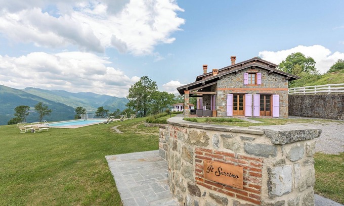 San Marcello Pistoiese Casa | Apartamentos "Serrino Family" con vistas a la montaña, piscina compartida y Wi-Fi