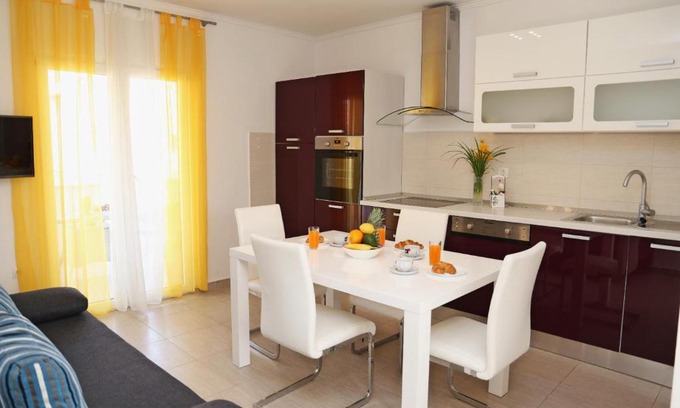 Cove Tri Zala (Zrnovo) Apartamento | Apartments St.Anthony