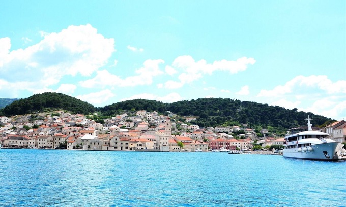Pucisca Apartamento | Apartamentos Tonka, (15098), Pućišća, isla de Brac, Croacia